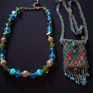 ABSOLUTELY STUNNING VINTAGE CZECH GLASS BEADED NECKLACE & BEADED POUCH NECKLACE.